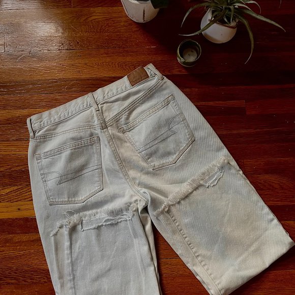 American Eagle Light Wash Jeans - Picture 6 of 7